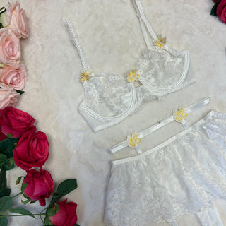 Stunning Limited Edition Kelly White and Yellow 4 Piece Lingerie Set